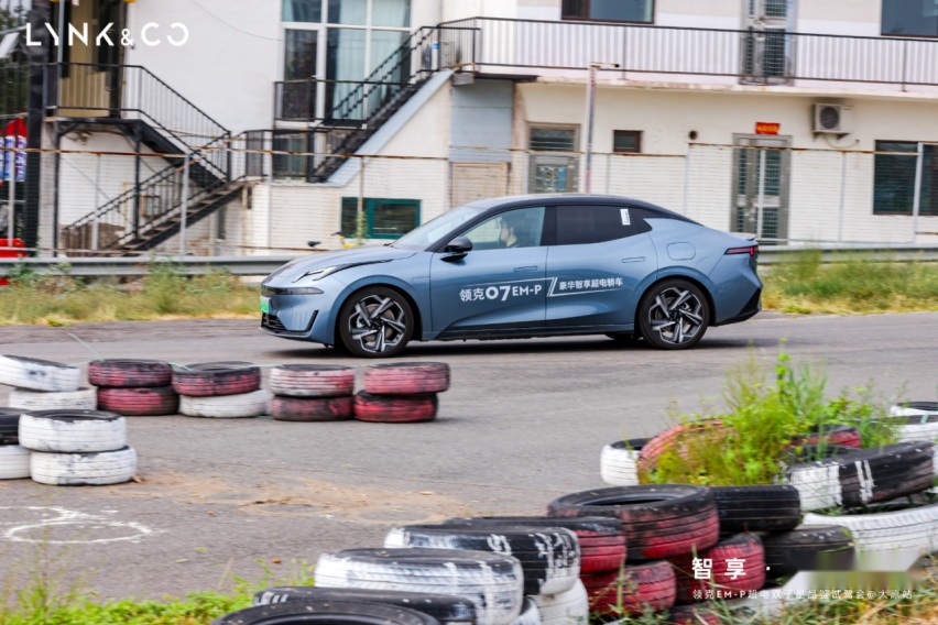 20万内的“驾驶者之车”，试驾领克07 EM-P，节能又好开