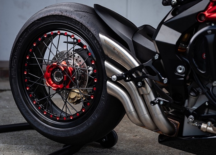艺术品的升华 MV Agusta F3 675 咖啡定制版