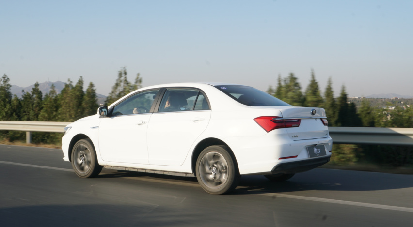 ​勤俭持家的利器，比亚迪全新秦EV 续航实测超500公里