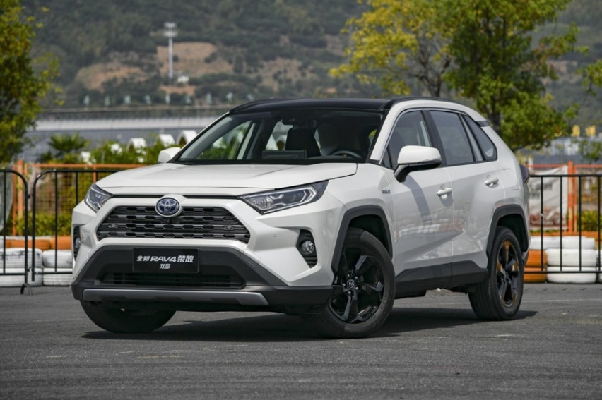 燃油双擎两开花，这一次，你看好RAV4荣放吗？