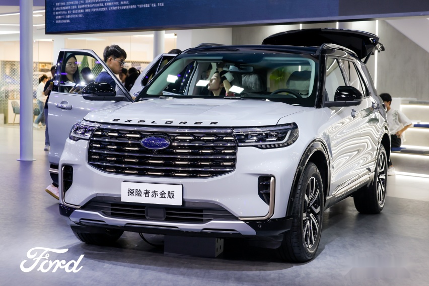 百万豪车才有的高档内饰,福特探险者赤金版预售价只需39.98万?