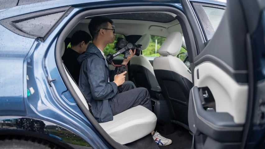 这是同价位唯一比 Model Y 好开的电动 SUV
