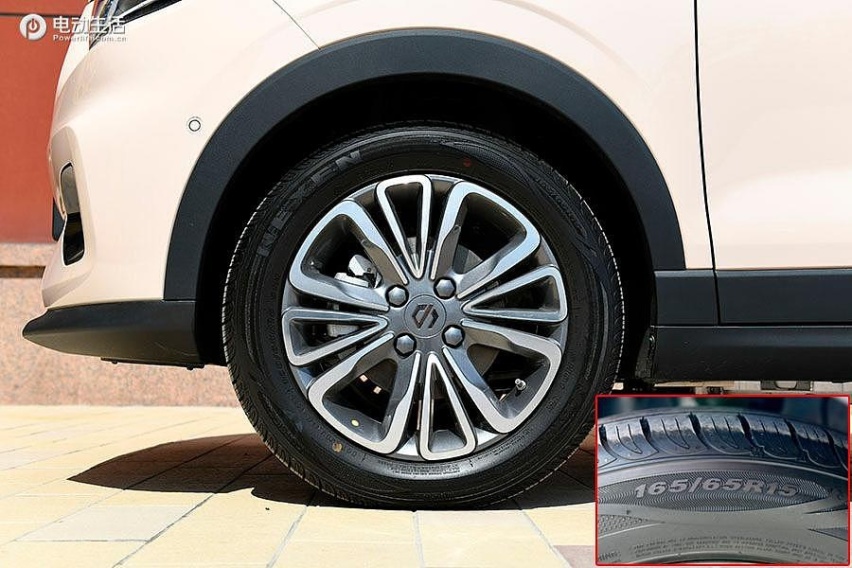 微型精品家庭用车 实拍2021款零跑T03 400豪华版