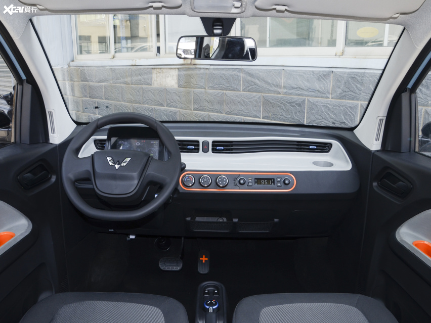 宏光MINI EV上市 120/170km续航