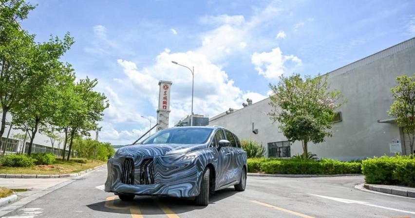 ​东风风行全新MPV谍照曝光，定位紧凑MPV，2022年上市