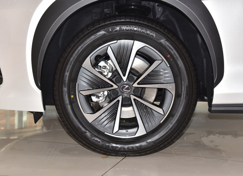 换壳的丰田SUV，雷克萨斯RZ 300e价格并不便宜