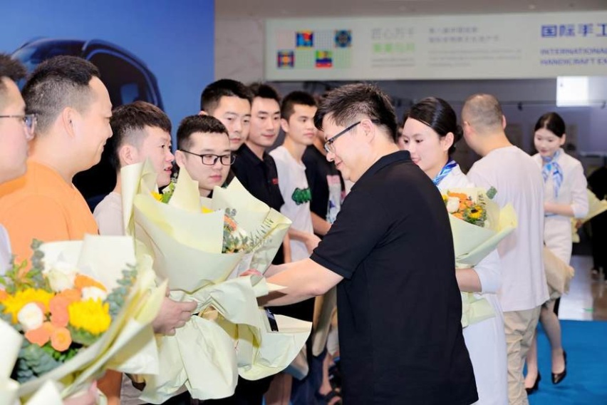 好看！好开！智能！安全！这就是吉利银河E5