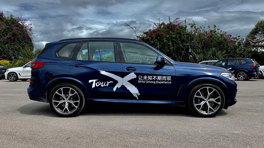 标配激光大灯的中大型SUV！开上TA才懂啥叫豪华又运动