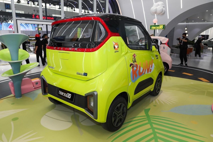 五菱不止有宏光MINI，这款5万多的Nano EV，续航305km