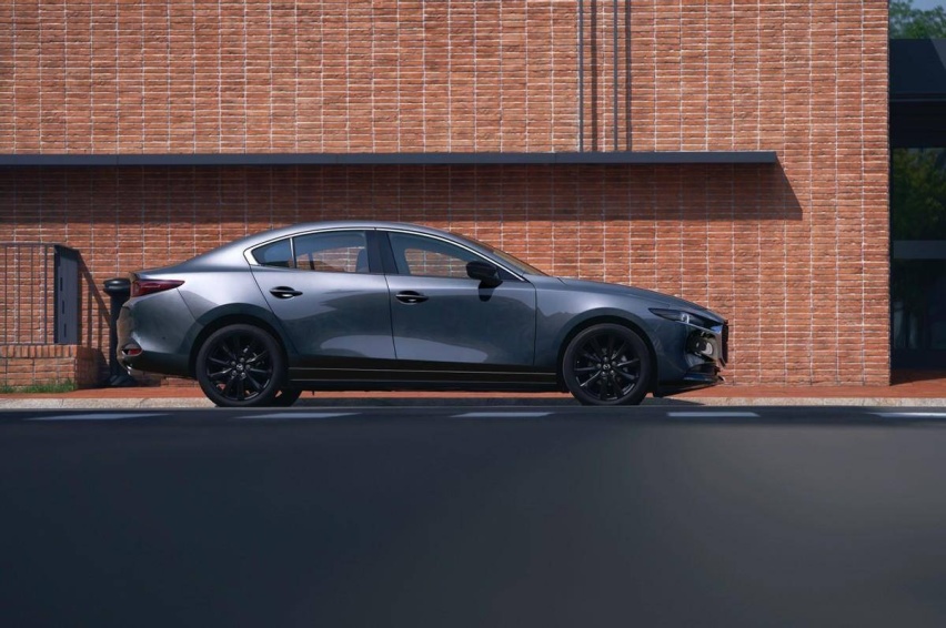 年轻人买车，就选自己喜欢的！MAZDA 3 昂克赛拉黑曜版车型解析