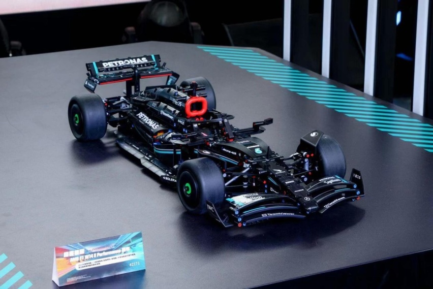 乐高®赛车展登陆F1中国站首届格子旗音乐嘉年华，一站解锁乐高®热血方程