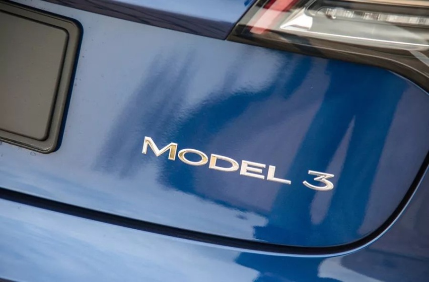 国产特斯拉Model 3开始交付