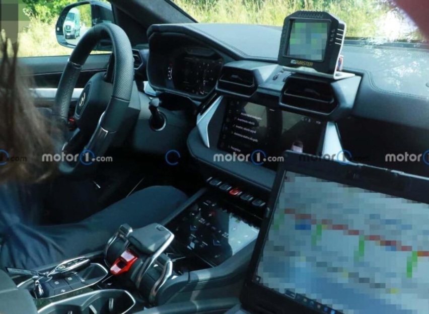 绿牌的兰博基尼，这你受得了吗？Urus PHEV内饰谍照曝光