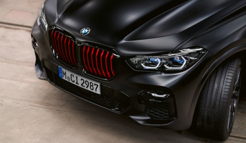 约98万元起售限5台，搭4.4T V8动力，宝马X6黑朱砂限量版官图曝