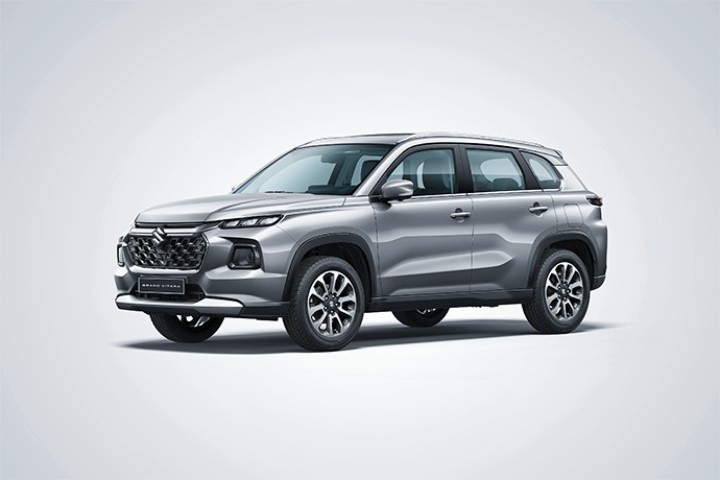 铃木于海外发表最新SUV，这内饰，谁看了不摇头？