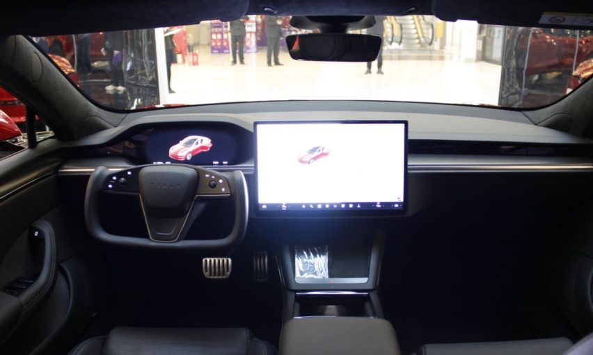 零百加速仅为2.1秒， 特斯拉Model S Plaid性能范儿十足！