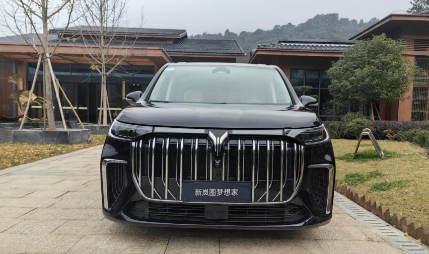 试驾2024款新岚图梦想家｜舒适+性能升级 豪华MPV首选