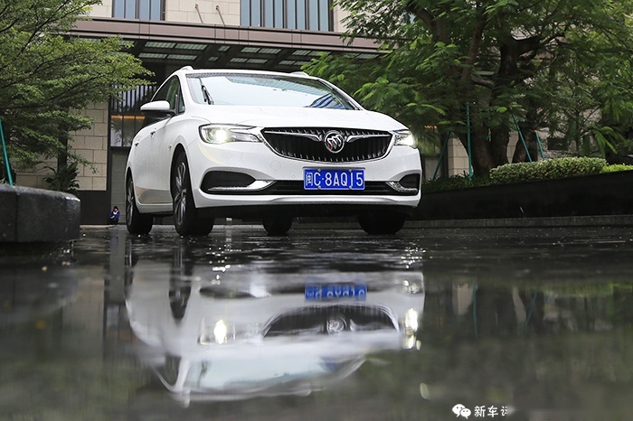 十几万就能买到小号别克GL8的内饰，真的不动心吗？