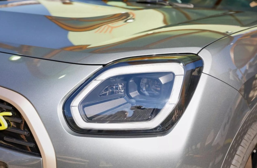 2024款MINI Countryman纯电动版，车重超2吨的“大”M