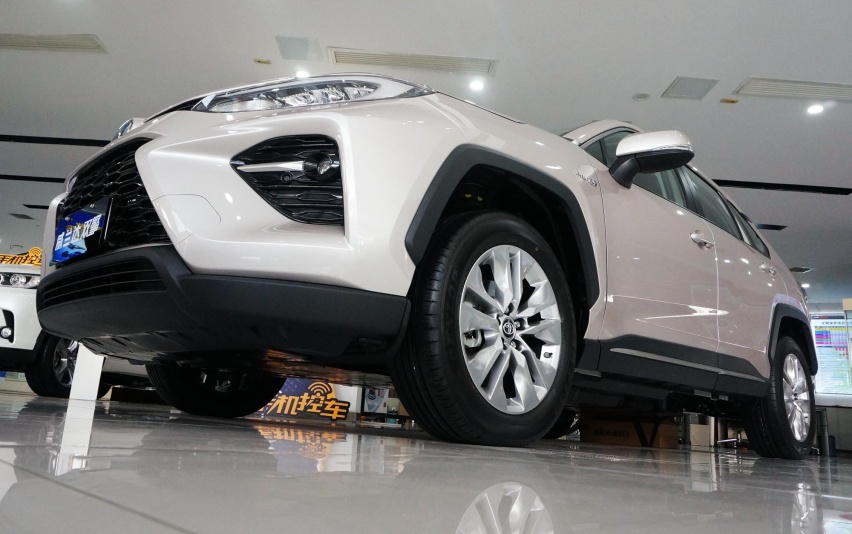 用RAV4荣放的钱,买一台威兰达,究竟值不值?