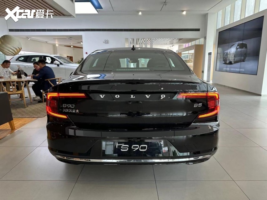 即使“打骨折”，还是卖不动，沃尔沃S90到底差在哪？