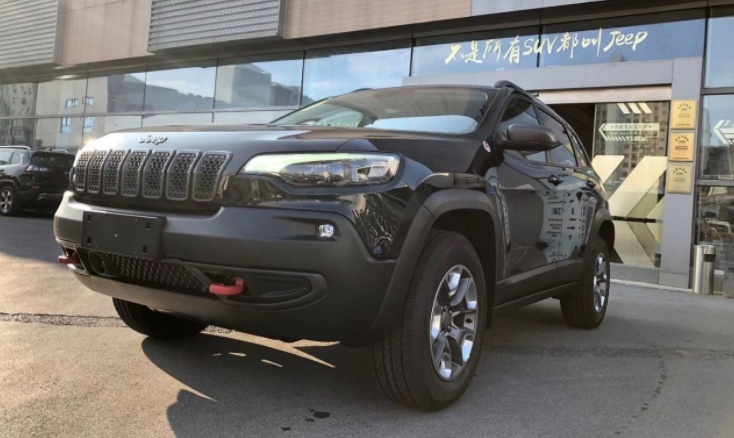 SUV不能越野？盘点四款越野型SUV，四驱性能出色，不输硬派越野