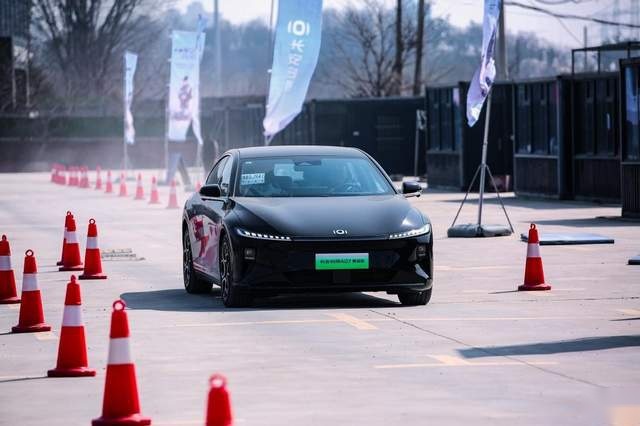 破局了！长安启源A07真香版13.59万起，重新定义纯电中型车性价比