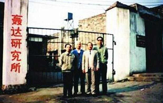 这家车企敢认第二，众泰不敢认第一，卖房卖厂卖球队就是卖不动车