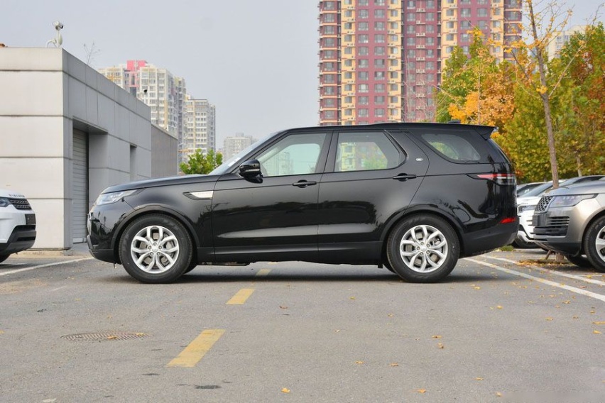 既要舒适又要实用，福特F-150 LTD跨界对比路虎发现