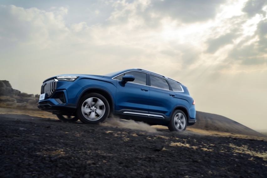 国货当自强，15万落地7座SUV，吉利豪越L对比奇瑞瑞虎8 PRO