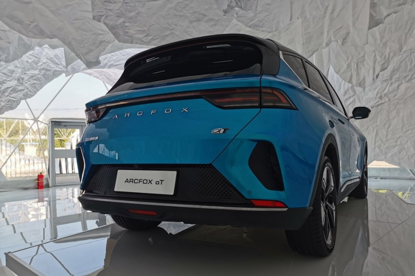 重新定义新能源电动车，极狐凭什么？