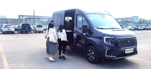 2023年服贸会环境服务指定用车，福特全顺T8凭什么领跑世界？