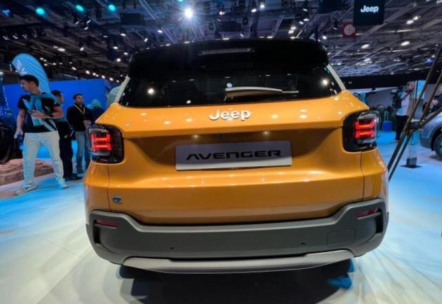 这款小型纯电SUV帅呆了！Jeep Avenger亮相2022巴黎车展