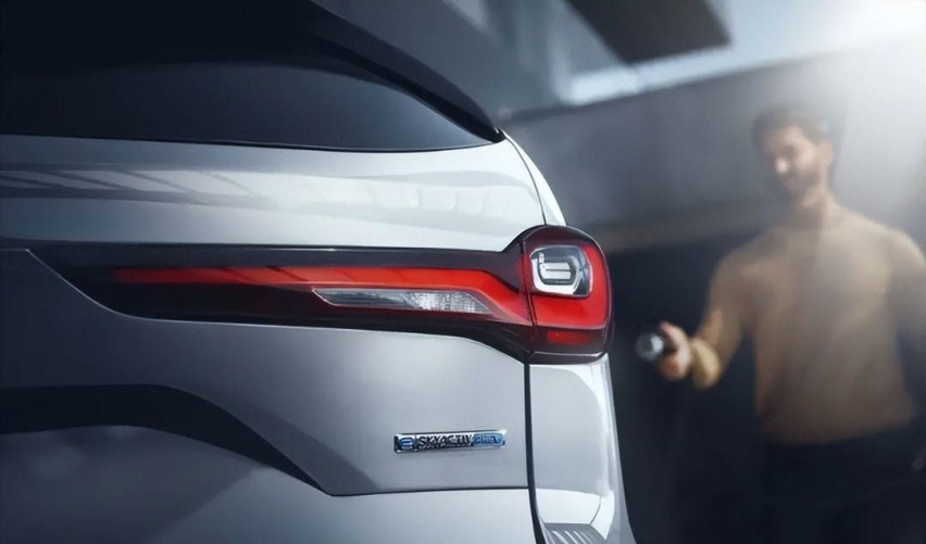 “开箱”马自达CX-90！纵置六缸+四驱+独立座椅 卖40万不过分吧?