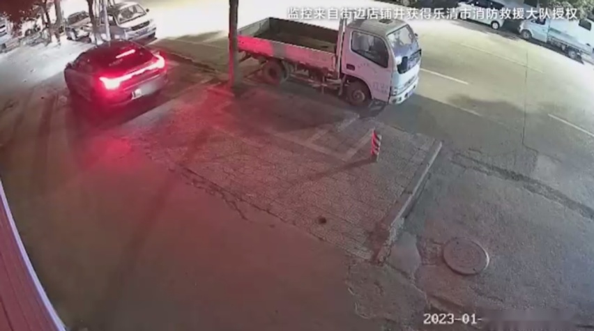 极氪001大事件，两起事故证明安全基因，网友狂赞