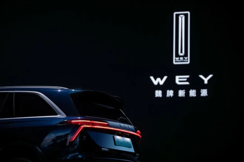 魏牌蓝山 DHT-PHEV，「大六座」的搅局者？