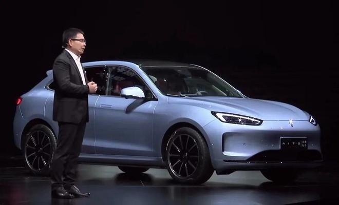 AITO首款纯电SUV落地，问界M5 EV 28.86万元起售
