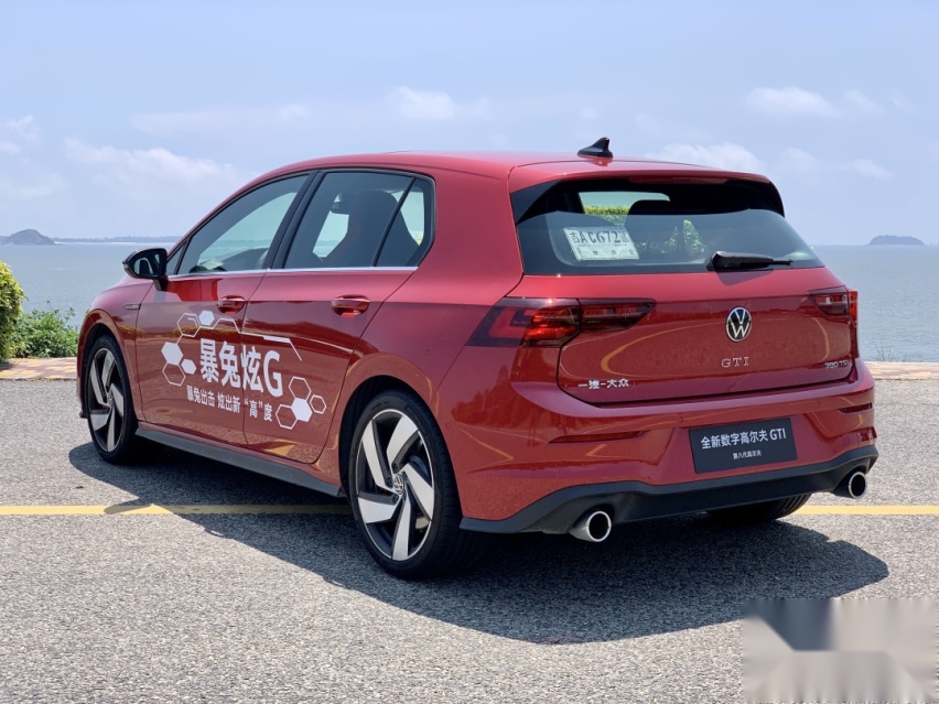 赛道体验第八代高尔夫GTI：快得有血有肉有灵魂