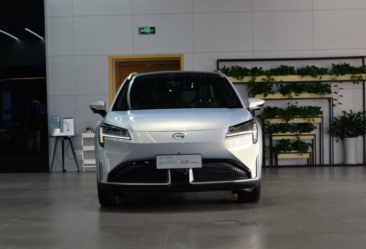 续航里程超1000Km 这款纯电车型完美解决里程焦虑 仅售28.66万起