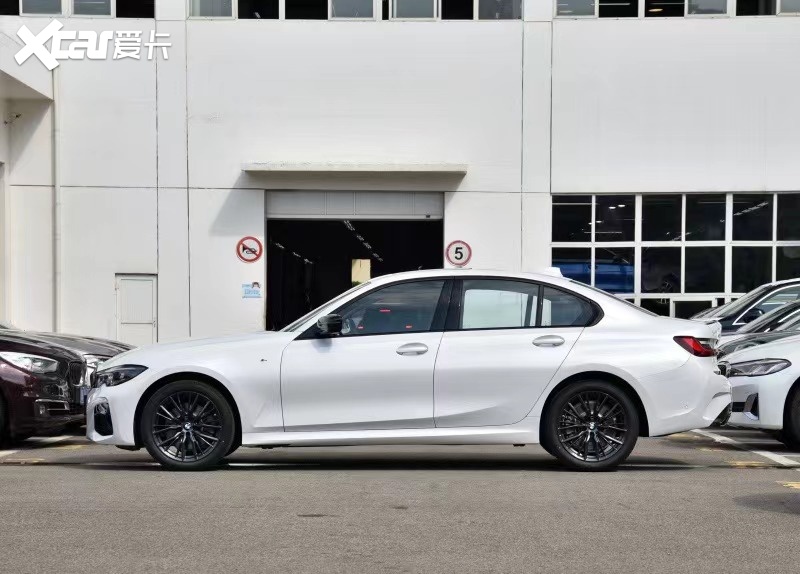 宝马3系电动版售34.99万 与3系燃油版和特斯拉Model3比 谁更合适？