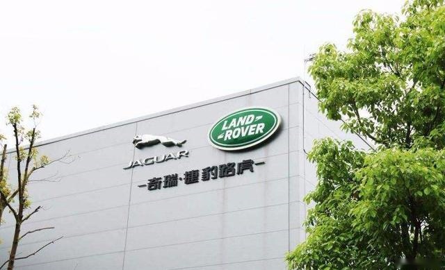买BBA的再等等，路虎全新揽胜极光12天后上市，预售36万起