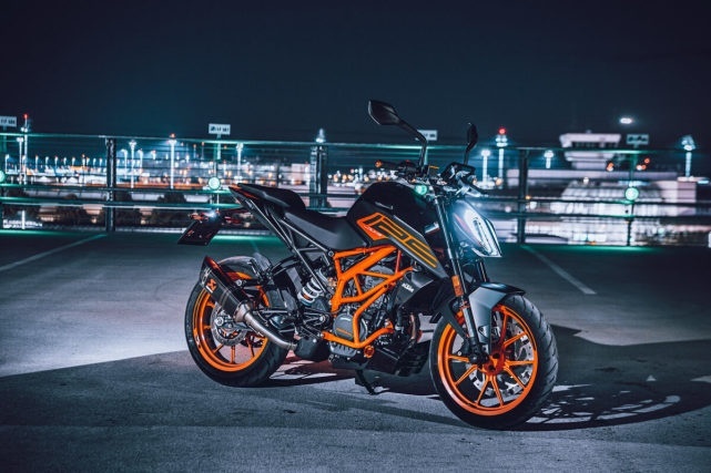 剑道脸大灯 TFT仪表 KTM 125 Duke新款上市
