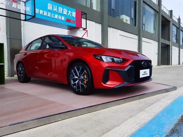 下赛道问影豹：你这瓜保熟吗？