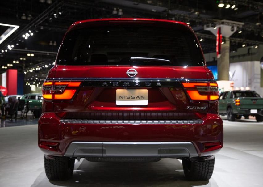 北美不怕烧油，国外途乐配5.6L V8发动机，但外观内饰真的太老