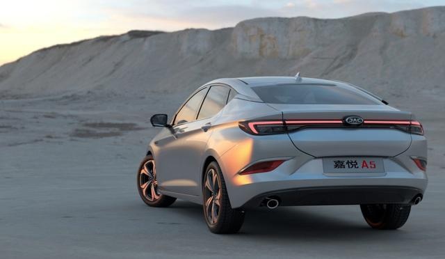 嘉悦A5正式上市，8.48万起，轿跑掀背，搭1.5T+CVT，网友：要火