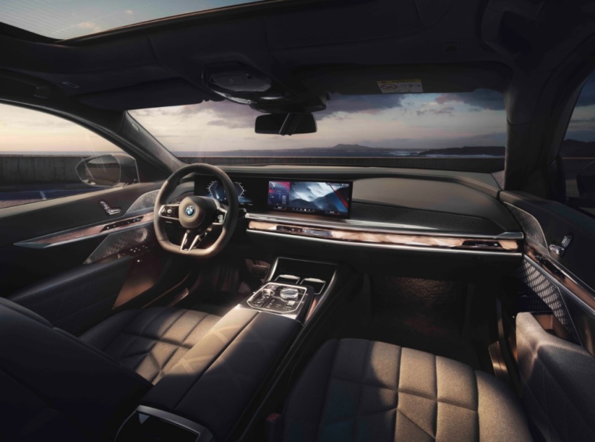 不卖情怀的创新纯电动BMW i7，到底有多猛？