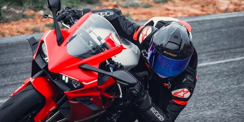 四缸小钢炮！川崎ZX-4R对比 凯越450RR，谁是400cc级最好车