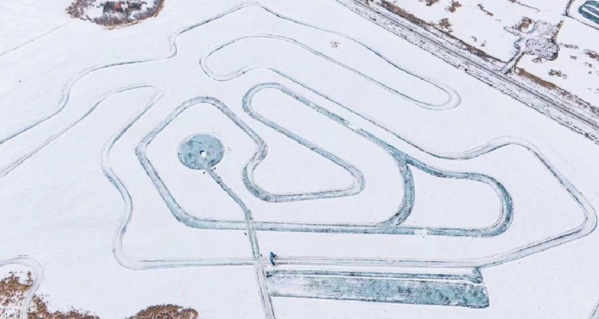 越野、赛跑、下赛道！跟着皇冠陆放和皇冠SportCross一起玩雪