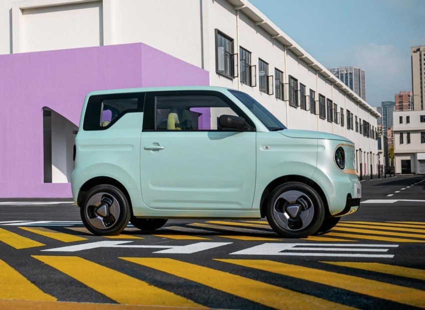 预算5万买微型纯电车 吉利熊猫mini和长安Lumin谁是最优选？
