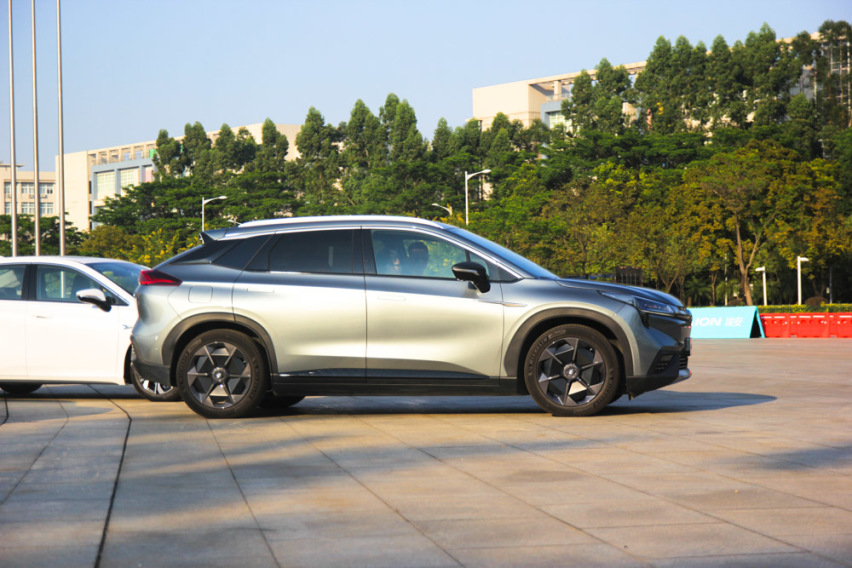 3.9秒破百“豪华智能超跑SUV”Aion LX广州上市
